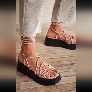 2566- Free People Georgie Wrap Wedge Sandals Pink Color Size 8.5 US / 39 EU NWOB